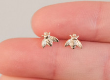 Pretty Cute Honey Bee Design In Pure 10K Yellow Gold Stud Fabulous Earrings