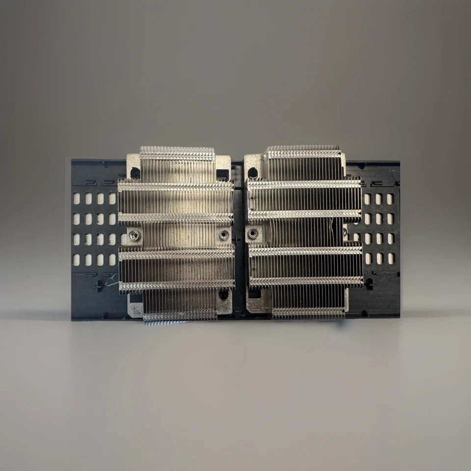 Set of 2 Intel Xeon Gold 5220 SRFBJ 2.20GHz CPUs with Heatsinks - Image 2 of 3