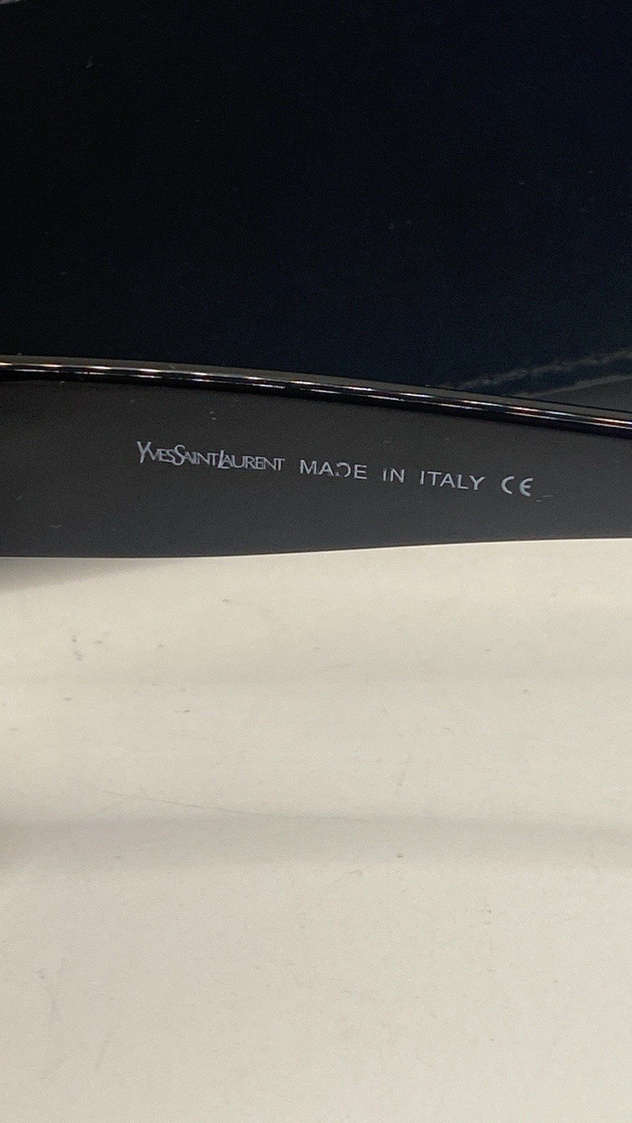 Occhiali da sole Saint Laurent Monogram SLM50 montatura nera e lenti sfumate grigie