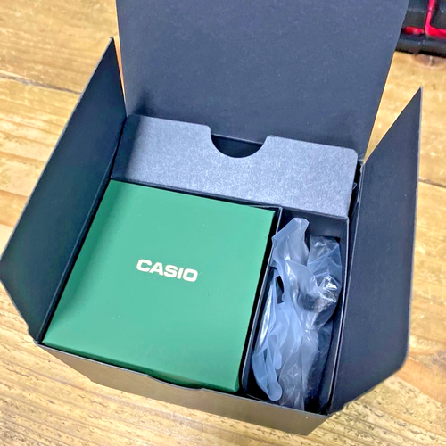 CASIO Ring Watch CRW-001G-9JR Gold Digital Finger Timepiece Box Papers Included - Picture 3 of 4