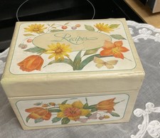 Vintage 1981 Current Cardboard Recipe Box w/Recipes Cards 50+