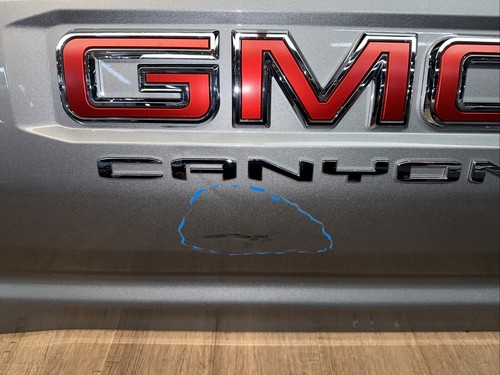 2023 GMC CANYON Tailgate Silver 130H Multistow OEM Dent - Picture 2 of 5
