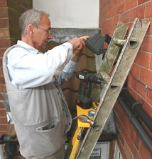 Paint holder or tool holder, ladder attachment. DIY present