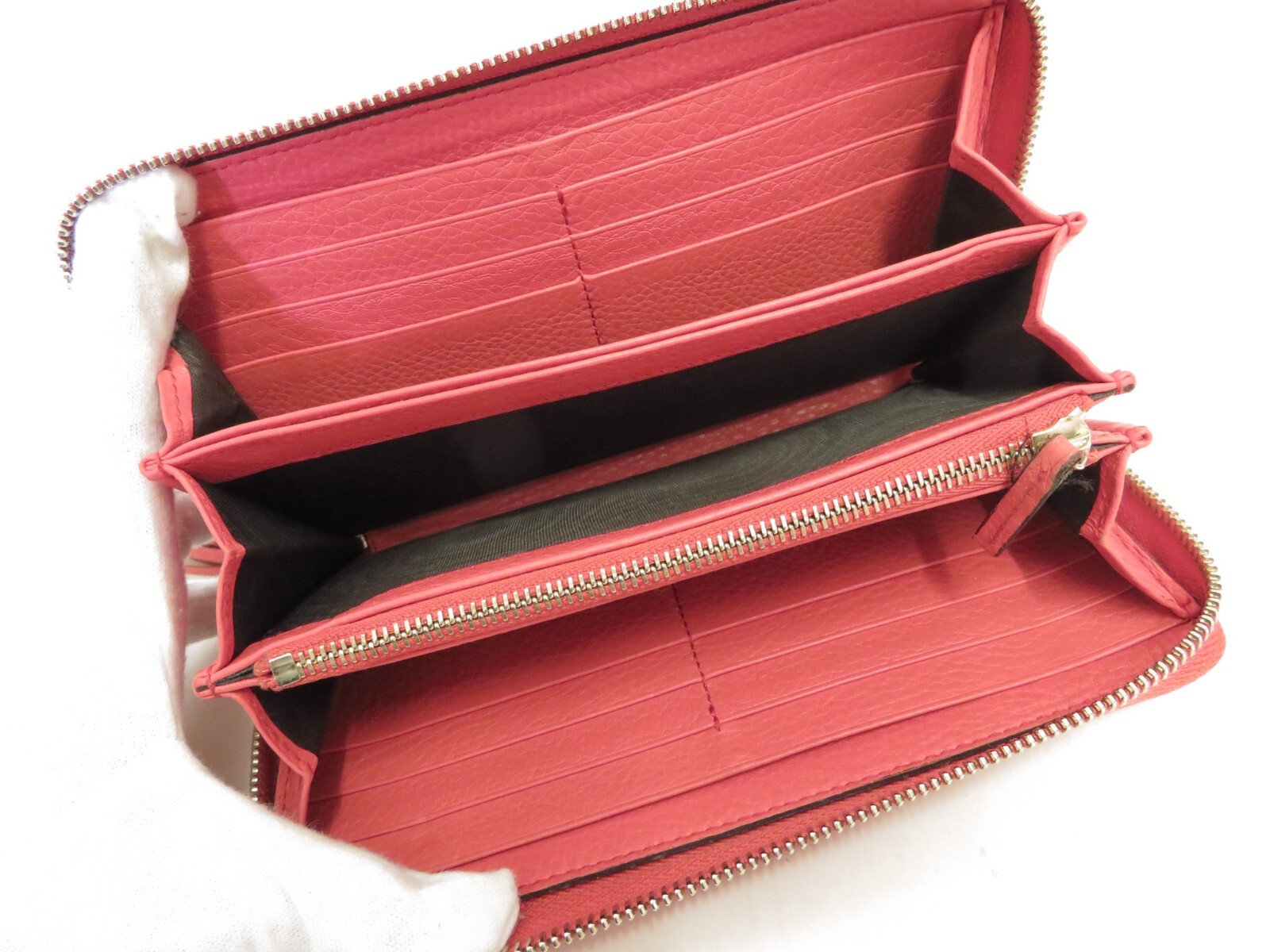 Authentic GUCCI GG Soho Interlocking Zip Around Z… - image 10