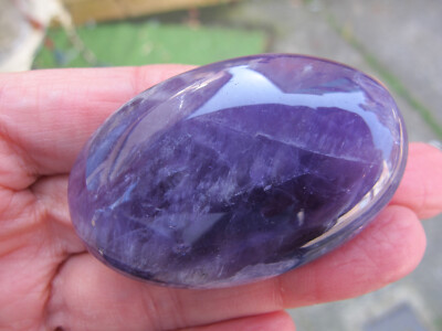 Amethyst Kristall Palmenstein Heilung poliert natürlich dunkel lila Intuition oval