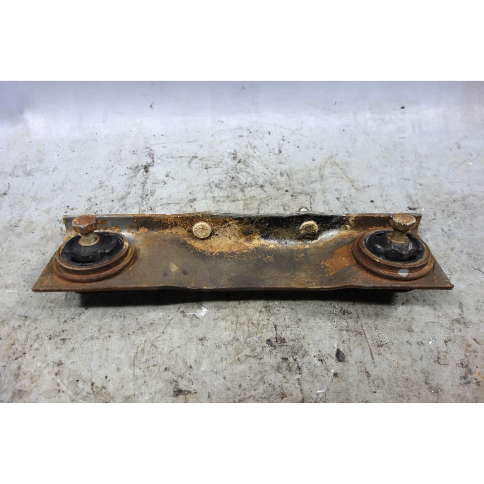 Soporte de soporte diferencial trasero BMW 114 1602 2002 tii 1967-1975 dañado OEM Foto 3 de 4