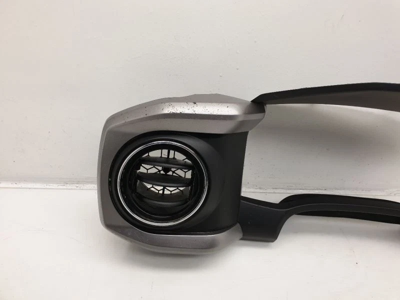 Toyota Tacoma SR5 2019 velocímetro tablero bisel montaje  Foto 2 de 4