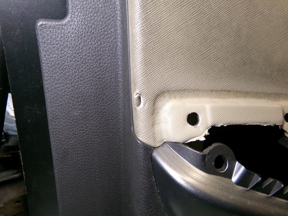 Panel embellecedor puerta interior delantero izquierdo 82311-2W000 17-19 Hyundai Santa Fe Foto 3 de 4