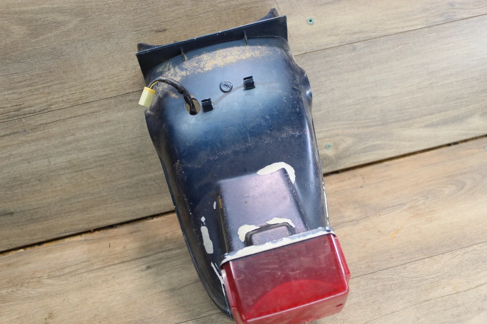 1981 YAMAHA ВОЗБУДИТЕЛЬ 185 SR185 ЗАДНИЙ КРЫЛО КАПОТ ОБТЕКАТЕЛЬ - Изображение 3 из 4