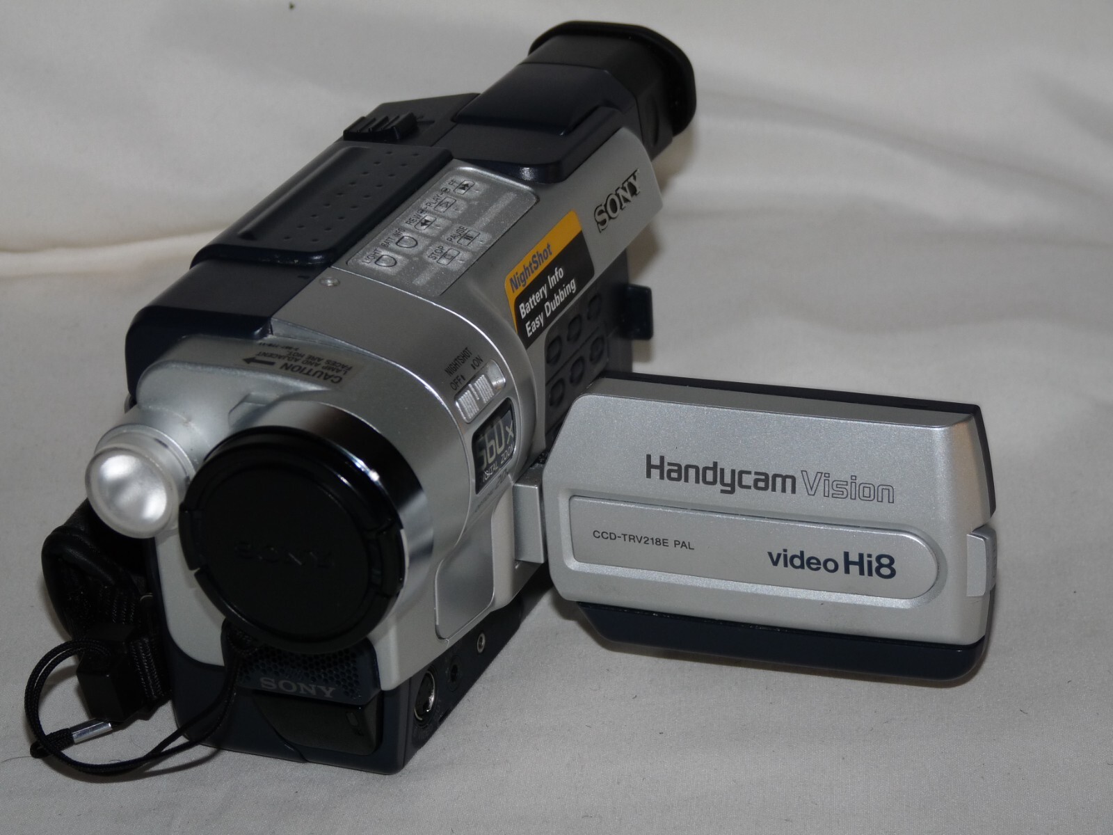 Sony PAL CCDTRV218E PAL HI8 8mm Video8 Camcorder VCR Player Video