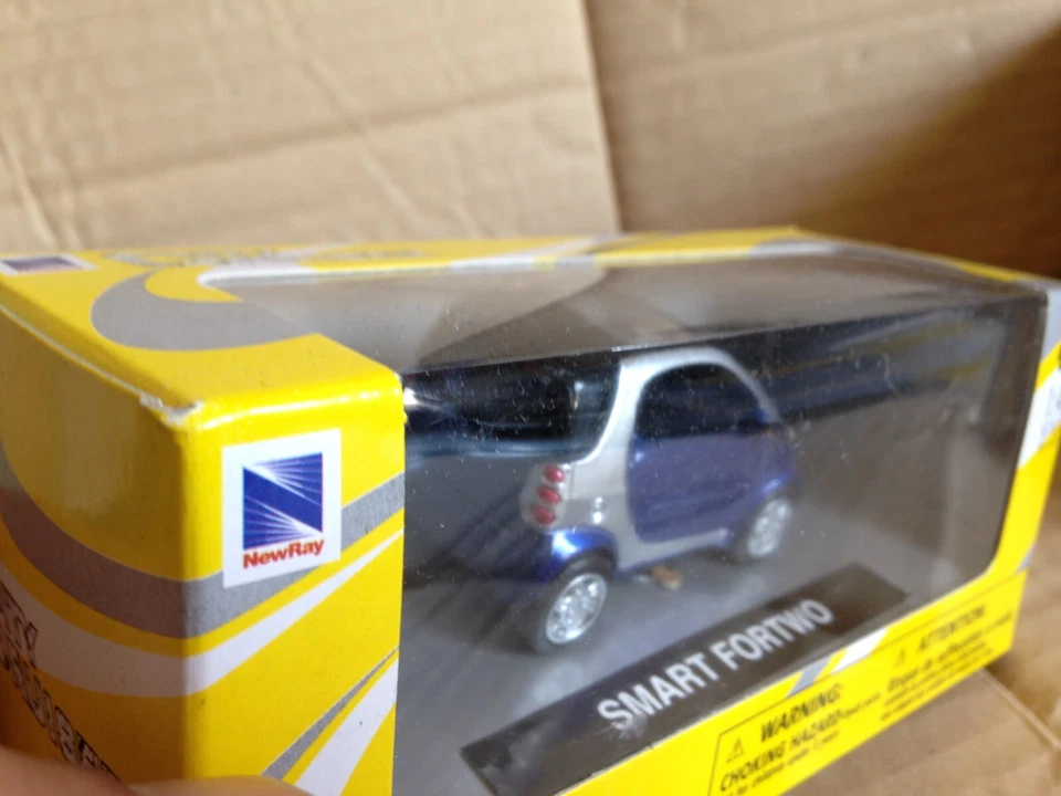 SMART FORTWO For Two scala 1/43 auto metallo NEWRAY NEW RAY NEW-RAY macchinina B - Immagine 2 di 4