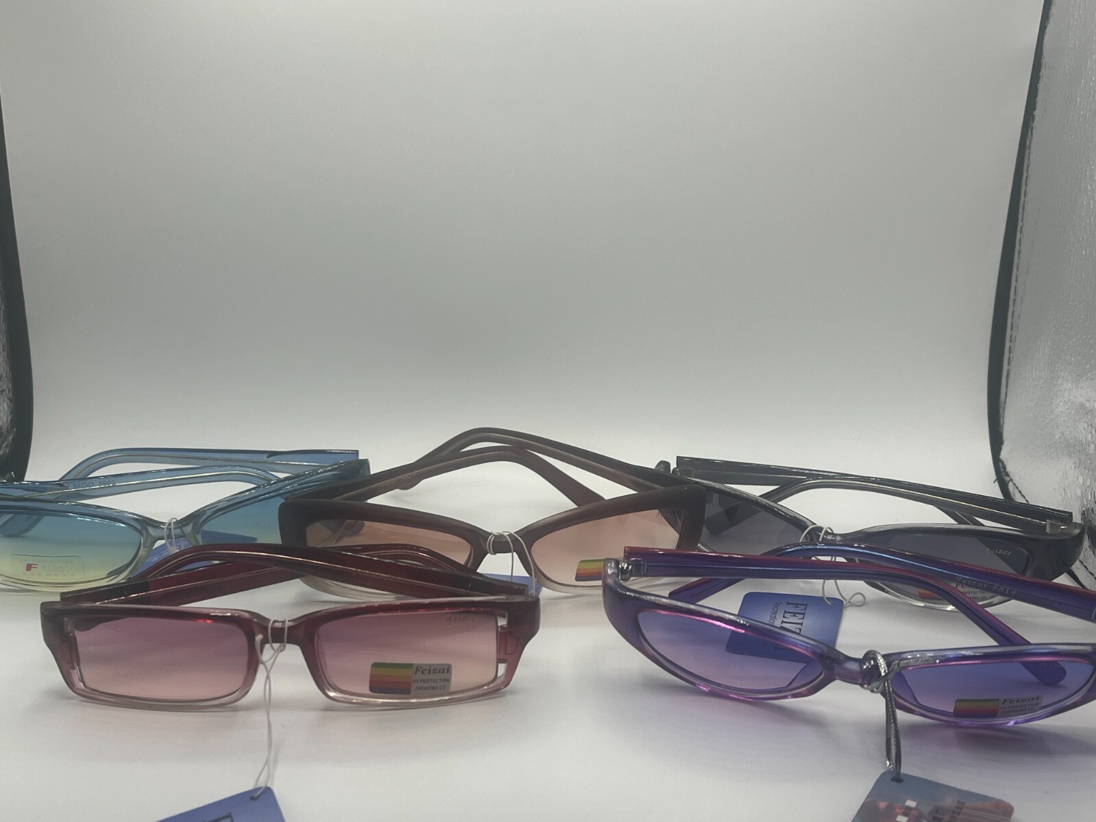 Men's & Women's UV Protection Sunglasses – Feizai C4 in Blue, Pink & Black  -image