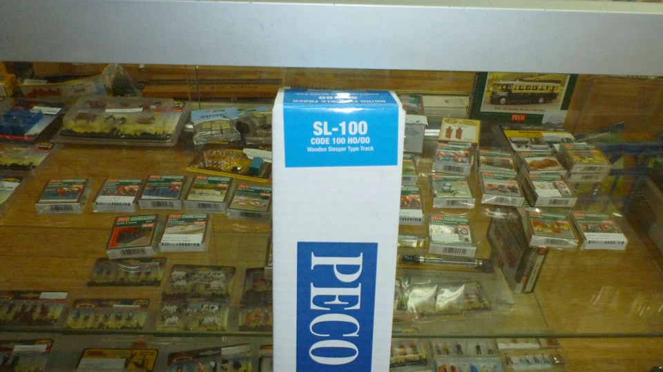 PECO STREAMLINE OO/HO CODE 100 FLEXIBLE TRACK - PESL100B - BOX OF 25 - image 2 of 2