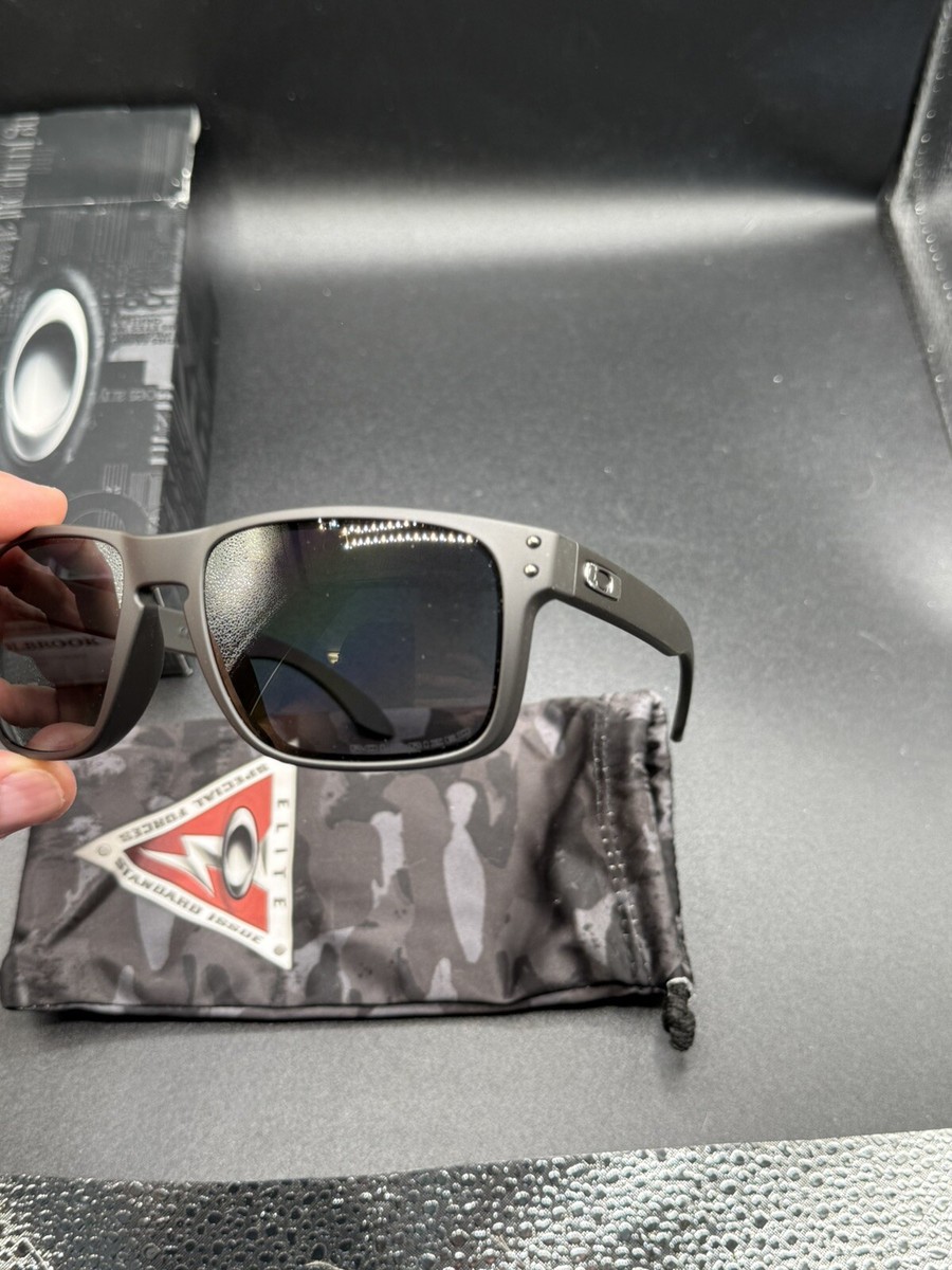 Oakley SI Holbrook Cerakote Graphite Black Grey Polarized Lens