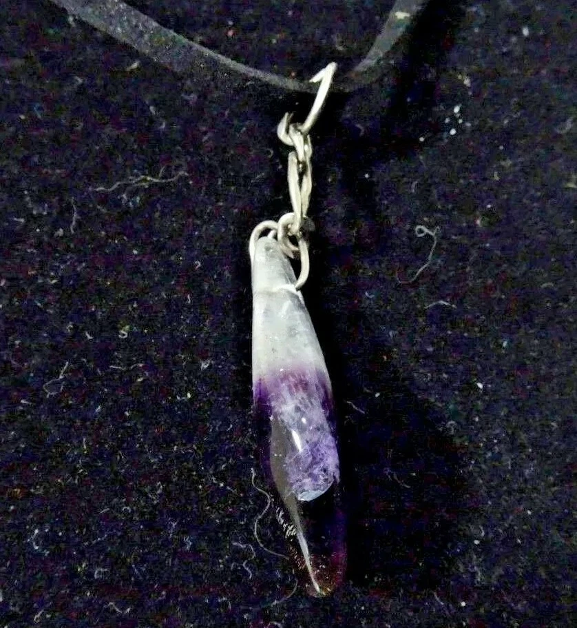 Ciondolo con ametista naturale degradante da trasparente a viola - Immagine 3 di 4