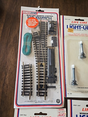4 Pc Life Like Train Accessories New Old Stock - Picture 2 of 6
