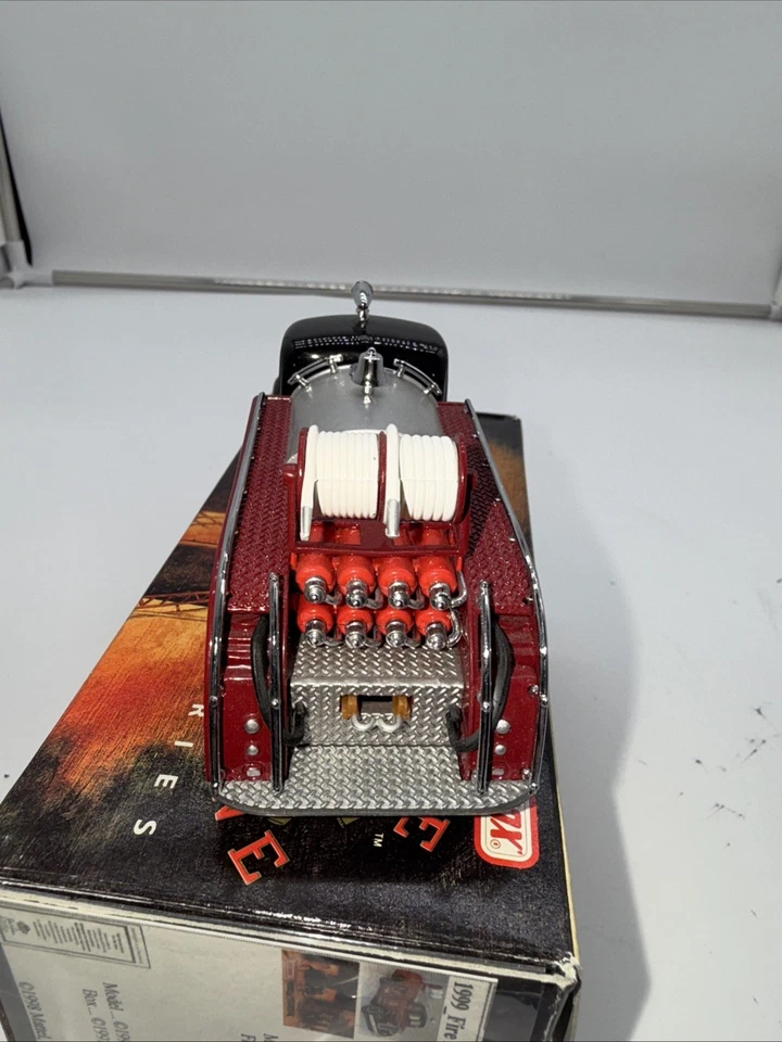 MATCHBOX MODELS OF YESTERYEAR 1939 BEDFORD AIRPORT CIVIL FIRE TRUCK YYM35191 - Image 3 of 4