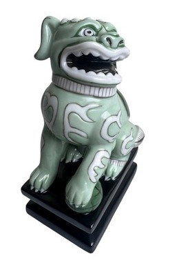HALCYON DAYS YEAR OF THE DOG ''FOO DOG'' CHINESE ZODIAC PORCELAIN FIGURINE BOX
