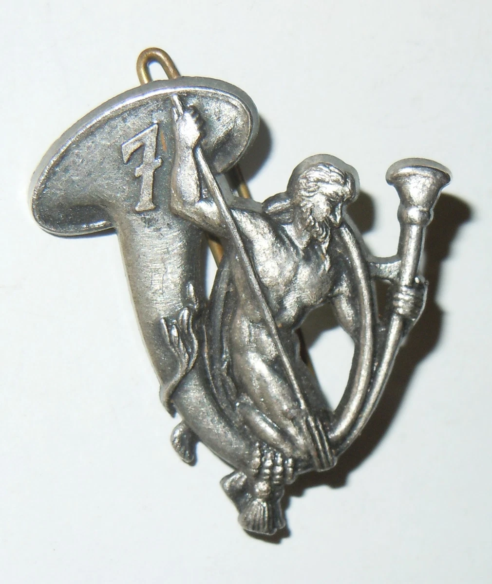 INSIGNE DE BÉRET WW1 CHASSEURS ALPINS CLAIRON EN
