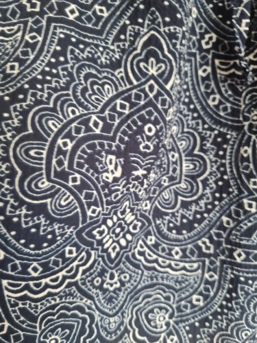 TOP MUJER AZUL MARINO CON ESTAMPADO BLANCO DE HUECO EN TALLA M - Imagen 4 de 6