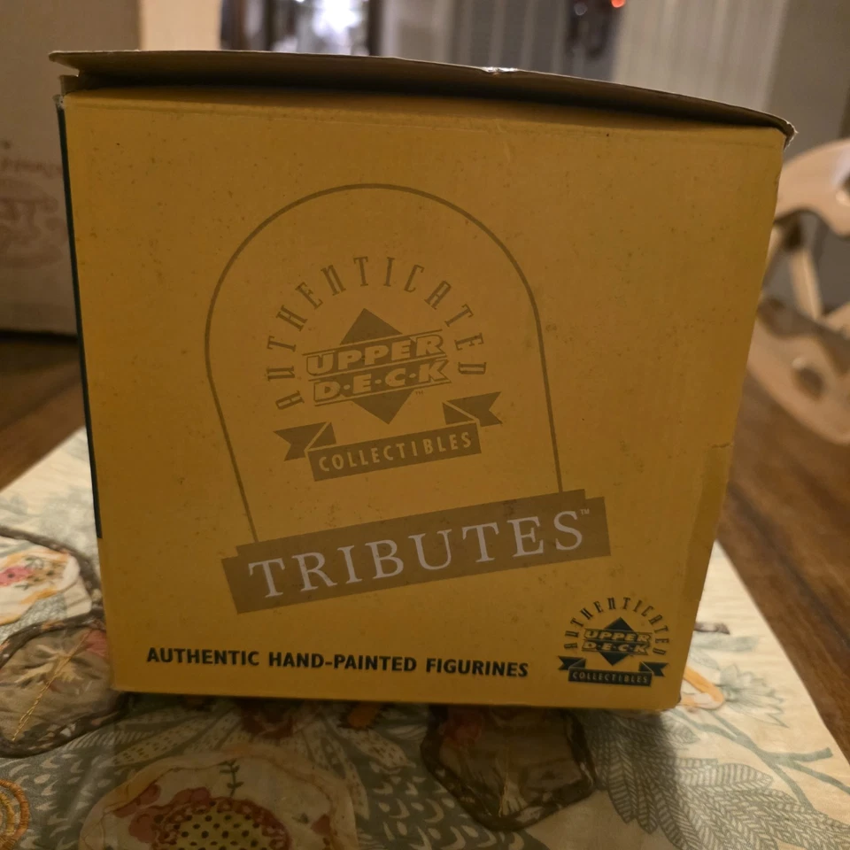 1999 Upper Deck Tributes Ken Griffesy Jr 350 Home Run estatueta cúpula de vidro - Imagem 2 de 4