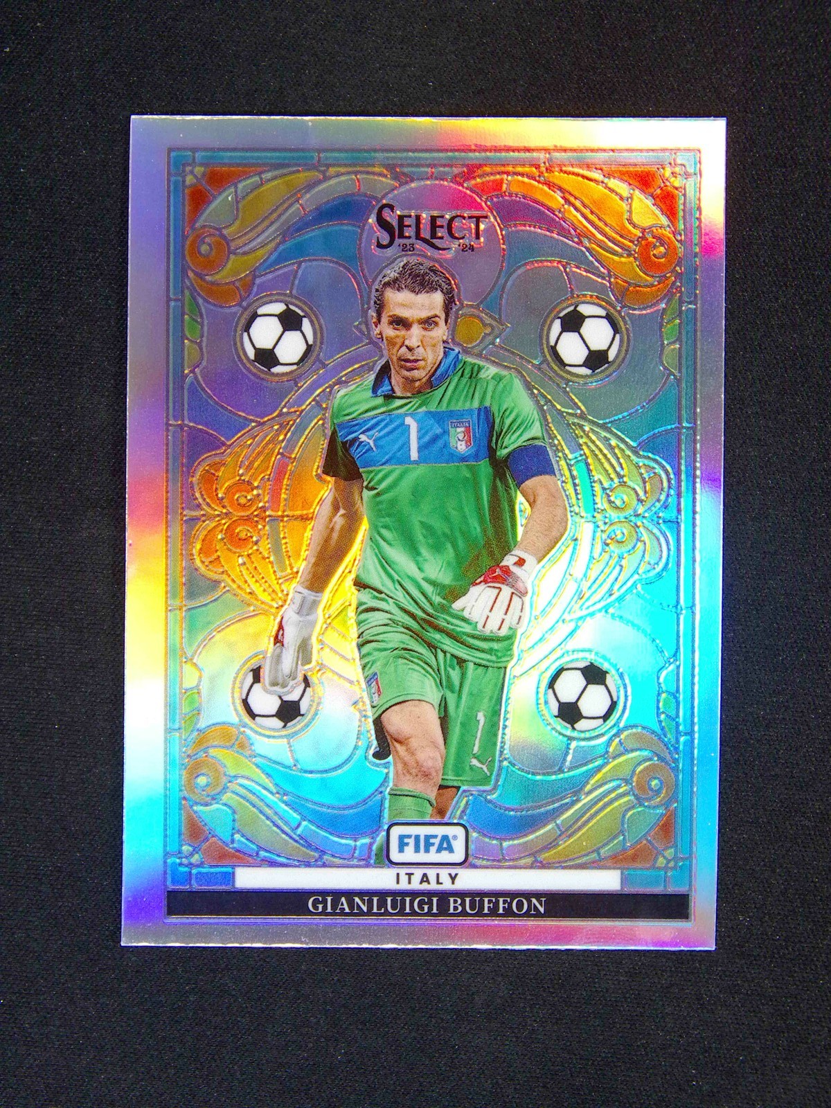 2023-24 Panini Select FIFA Gianluigi Buffon #20 Stained Glass Case Hit SSP