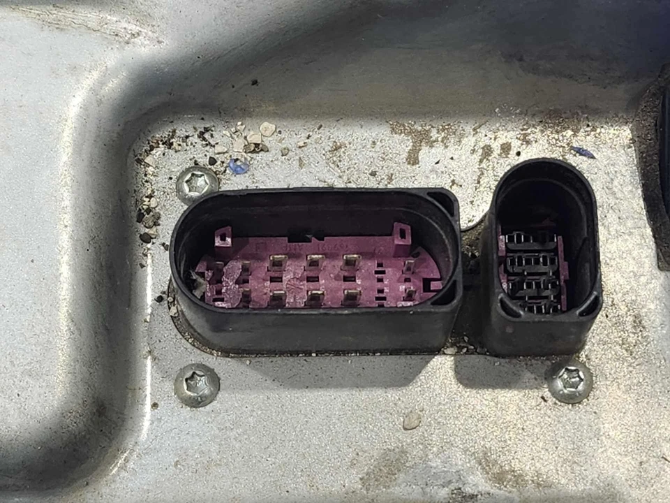 13-16 Volkswagen Jetta Hybrid Drive Motor Battery Pack Assembly OEM 5C6915590D - Image 3 of 4