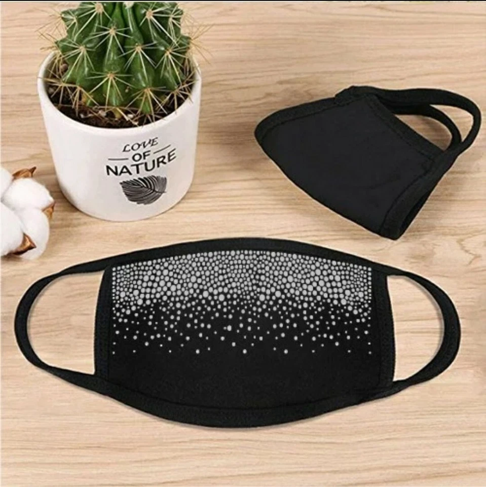 Mascarilla con pedrería personalizada viene con un par de filtros  Foto 4 de 4