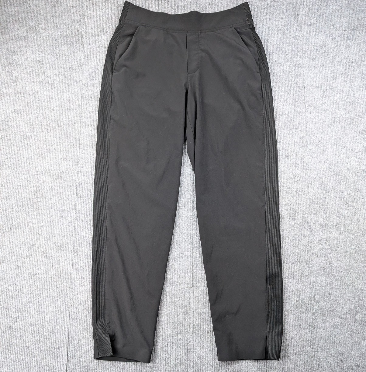 Athleta Brooklyn Pants Womens 4 Black Athleisure Pull On Minimal Joggers Comfort