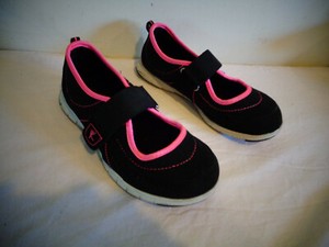 girls black velcro shoes