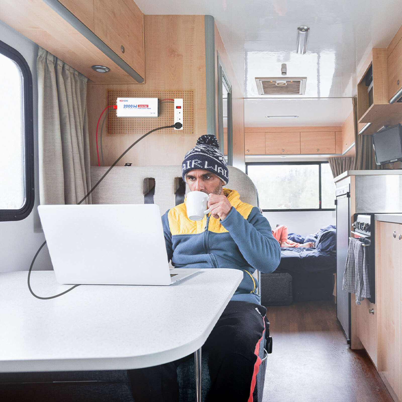 Redodo 2000W Pure Sine Wave Inverter 90% Power LCD Display Excellent Condition