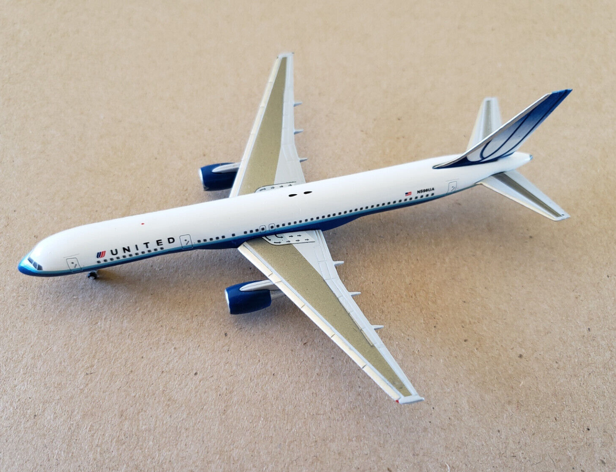 1:400 Boeing 757-200 United Airlines Blue Tulip N598UA