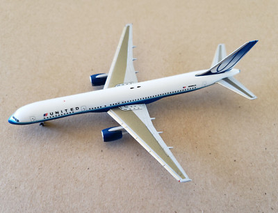 DELUXEプレイボーイ　1980Autumn号 1:400 Boeing 757-200 United Airlines Blue Tulip N598UA