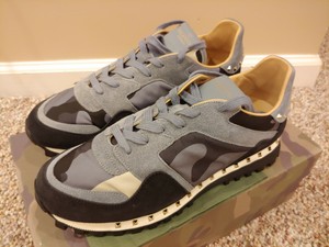 valentino stud runner