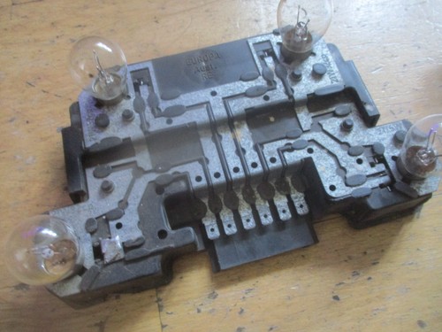 VW Passat Typ. 32 B1 Rücklicht Lampenträger Rechts 321945258
