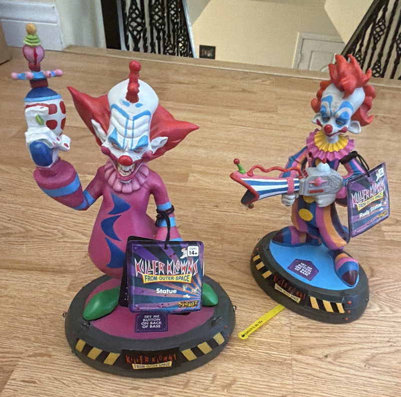 Spirit Halloween Killer Klowns from Outer Space Slim Light Up Statue Figure RARE