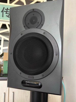 1pcs A pair of Dynaudio Air15 speakers