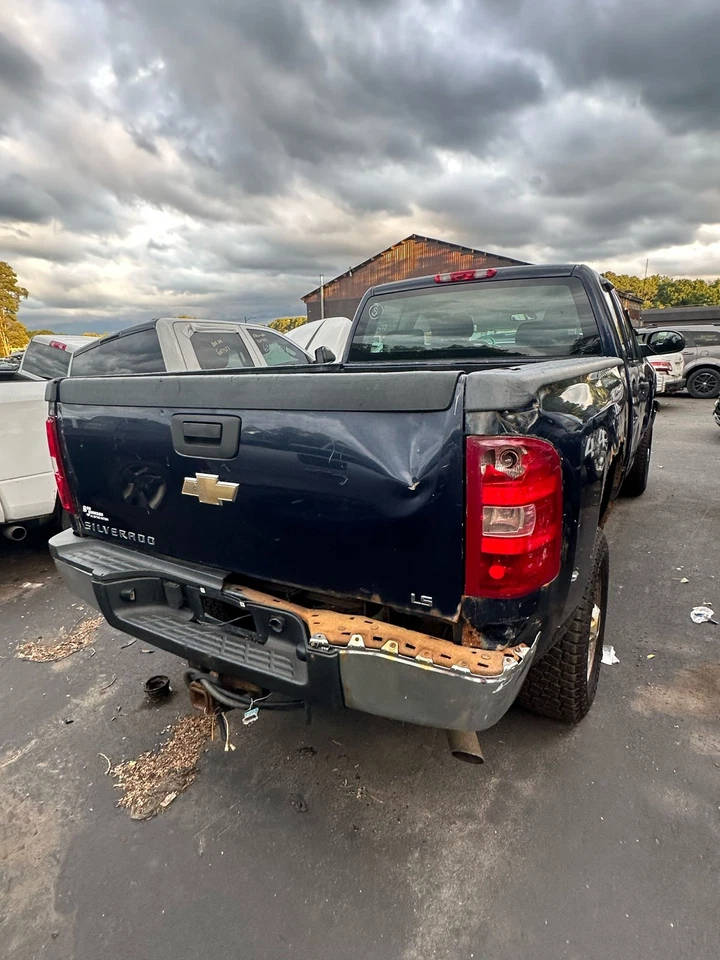 Alternador usado se adapta a: camioneta Chevrolet Silverado 2500 2011 160 amperios opcional grado KW1 Foto 3 de 4