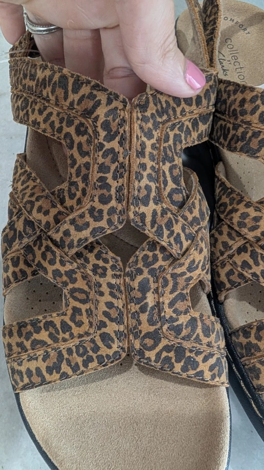 Sandalias de cuña Clarks Collection Merliah con estampado de guepardo para mujer talla 8 estrechas Foto 4 de 4