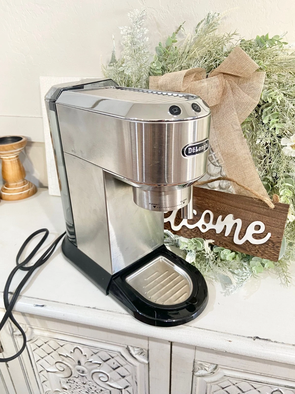 De’Longhi Dedica Espresso Machine with Manual Milk Frother EC680M