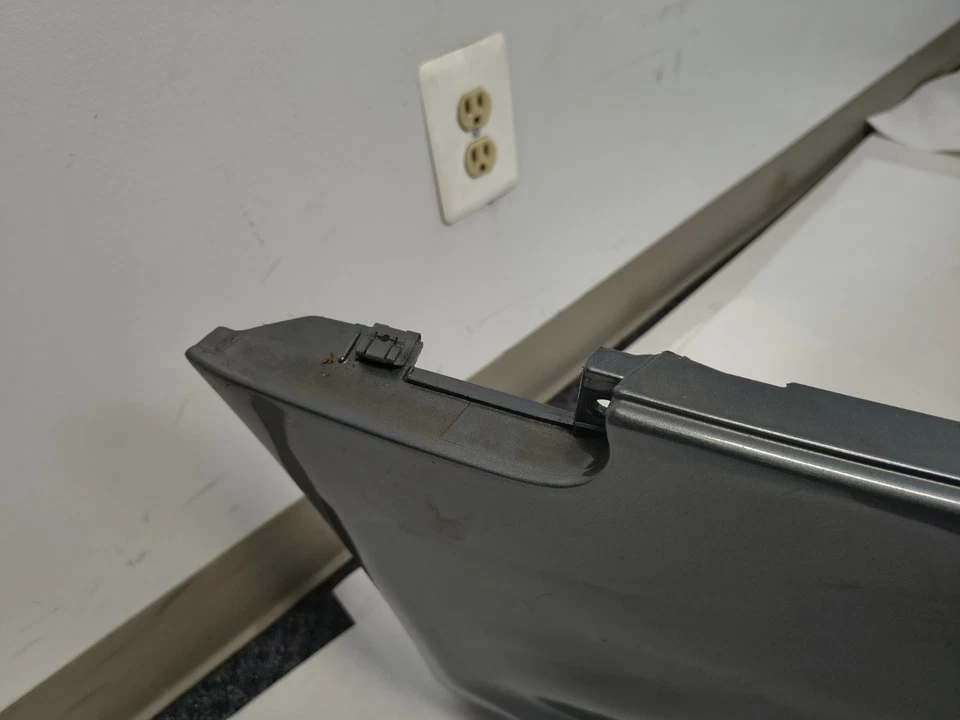 Cubierta de parachoques delantero Porsche Boxster 986 2003-2004 con rejillas gris OEM Foto 3 de 4