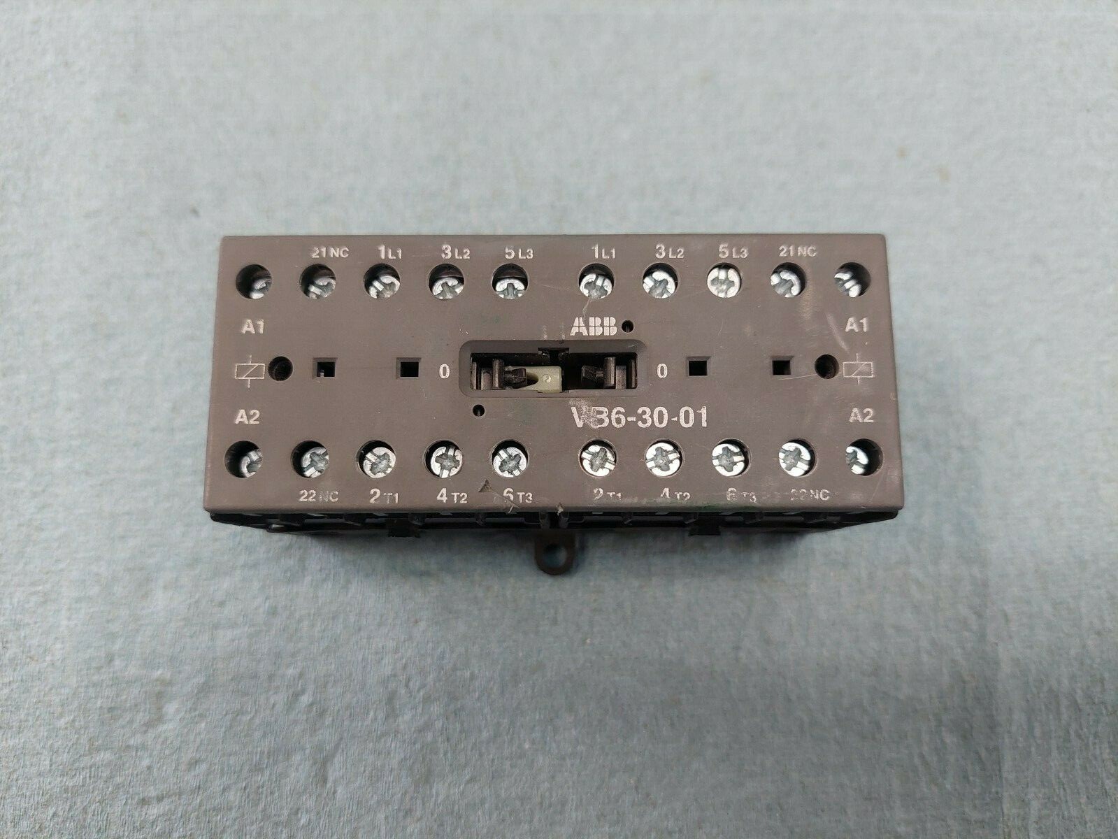 ABB Reversing Contactor, 2 Auxiliary Contact 24VAC VB6-30-01