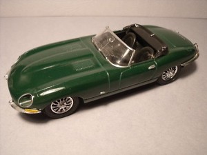 dinky jaguar e type
