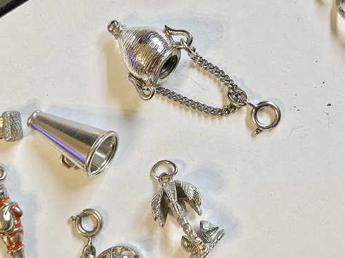 Vintage Sterling Armband mit 14 Silber Charms 45,78 g + 14 Monet / Napier Extra Charm - Bild 7 von 20