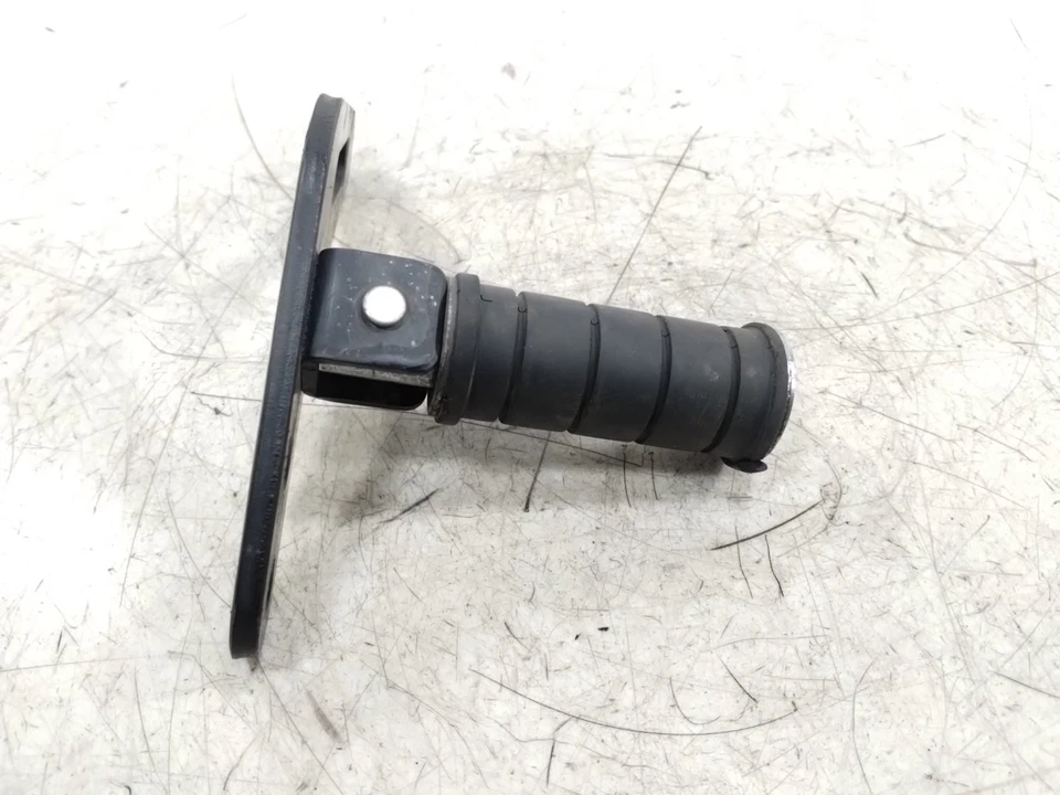 Yamaha Stryker VStar 1300 XVS1300 2013 reposapiés trasero izquierdo pasajero reposapiés y montaje Foto 2 de 4