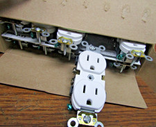 ✌️10) NEW LEVITON 15 AMP WHITE DUPLEX RECEPTACLE CR15-W COMMERCIAL BOX OF 10