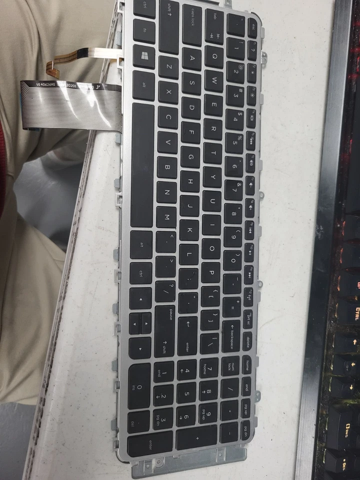 Teclado retroiluminado HP Envy 17-J 17T-J M7-J con marco de soporte plateado 720245-001 Foto 2 de 3