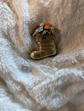 ART Arthur Pepper Stocking Gift Christmas Gold Tone BROOCH Pin Vintage Jewelry