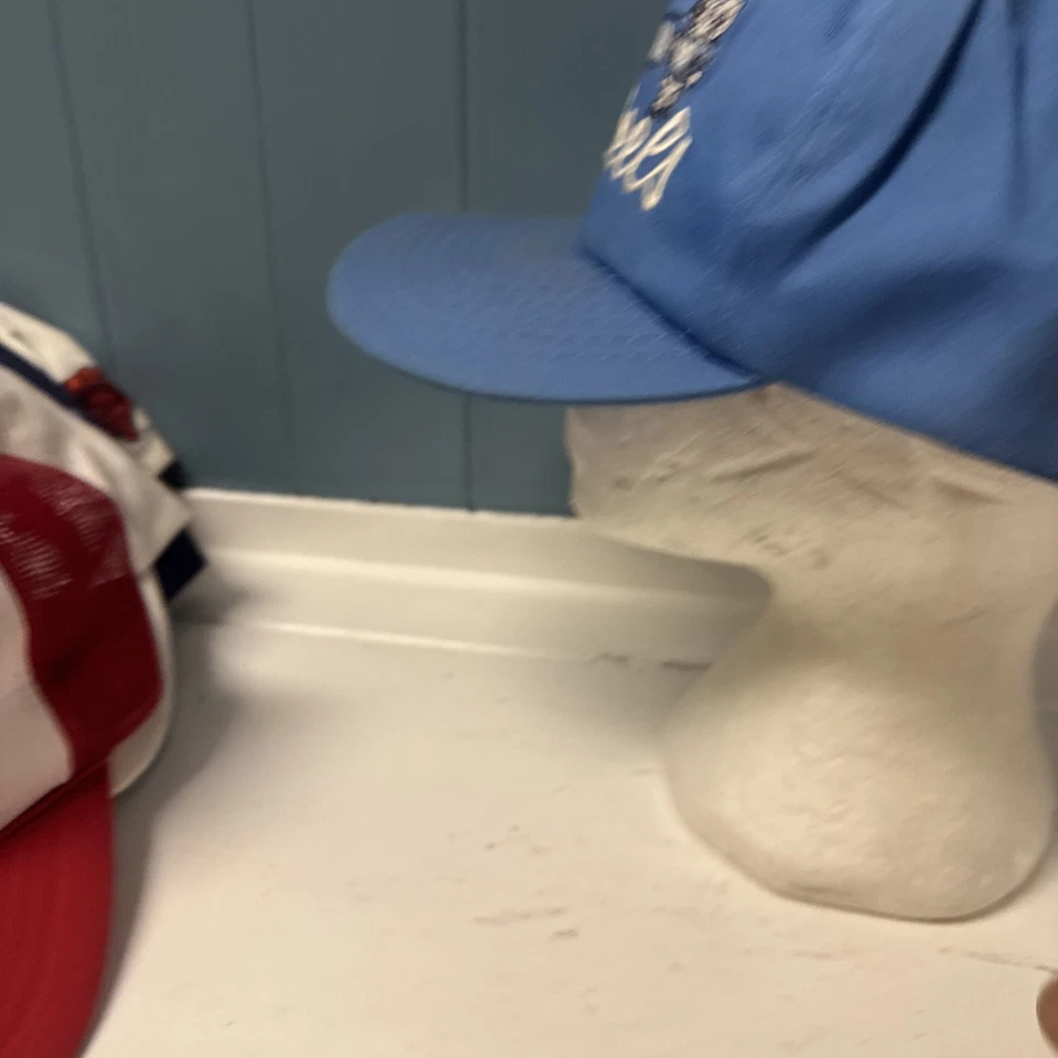 De colección Carolina del Norte Tacones Alquitranados Gorra Láser Snapback UNC Aguja Americana Foto 2 de 4