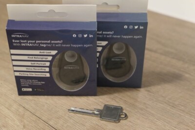 Bluetooth tracker AirTag SmartTag